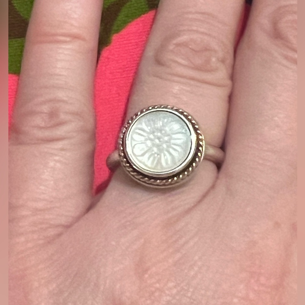 Pandora 14k Gold Rope and Silver Mother of Pearl Daisy Ring